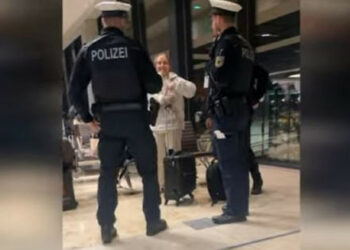 Ruská žena, která urážela ukrajinské uprchlíky, byla deportována z Německa