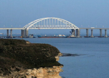 Rusko uzavřelo Kerčský průliv pro zahraniční plavidla