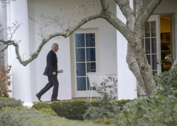 Biden pozval Zelenského do Spojených států, protože válka vstupuje do nové fáze