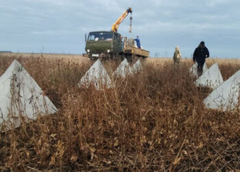 Britská zpravodajská služba vysvětlila, proč Rusko buduje "obrannou linii" na svém území