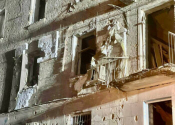 Ruská raketa zabila tři lidi v domě v Kryvyji Rihu (foto)