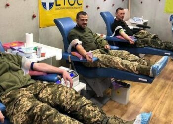 Bojovníci lvovské územní obrany darovali krev, aby zachránili své kamarády