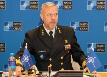 Admirál NATO říká, že aliance je připravena na přímý vojenský střet s Ruskem