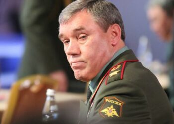 Britská zpravodajská služba vysvětlila důvody permutací ve velení Ruské federace