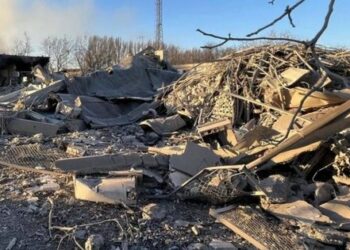 Nejméně 11 lidí bylo zabito při dalším ruském raketovém útoku