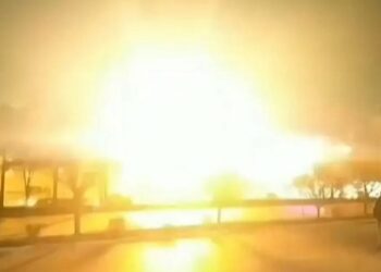 Prezidentská kancelář komentuje výbuchy ve vojenské továrně v Íránu