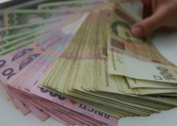 Rusové provádějí nájezdy, aby se zmocnili hřivny na okupovaných územích