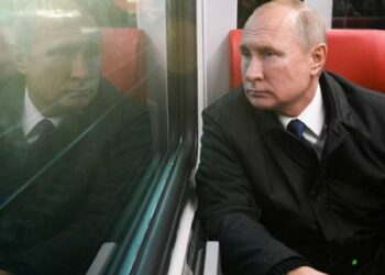 Pro Putinův obrněný vlak byla postavena tajná železnice – média