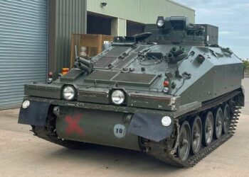 Світовий конгрес українців придбав для ТрО 25 бронемашин FV103 та FV432