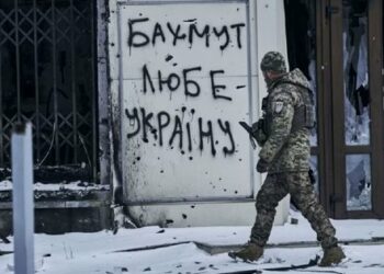 Володимир Зеленський пояснив, що загрожує Україні у випадку поразки в Бахмуті