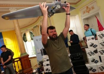 Львівським бригадам на фронт передали 202 квадрокоптери та дрони-камікадзе