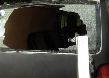 На Львівщині двоє юнаків вкрали з машини військового бронежилети та каски