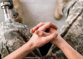 «Вони взяли відповідальність на фронті, ми маємо взяти її тут»