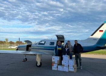 "Ми навіть передавали ліки в Україну літаком"