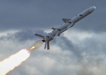 Російська ракета влучила в житловий будинок у Львові, є постраждалі