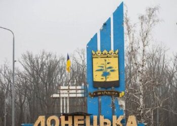 На окупованих територіях росіяни  видають гумдопомогу в обмін на партквитки «Єдіной Росії»