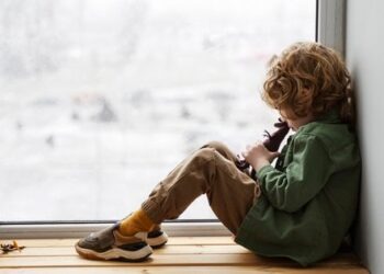 Як підтримати дитину, якщо її рідні на війні