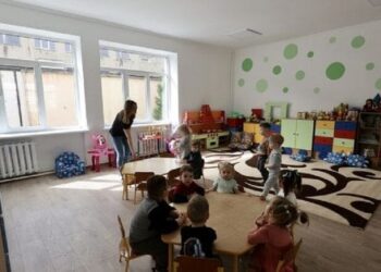 У Львові відновив роботу зруйнований російською ракетою дитсадок