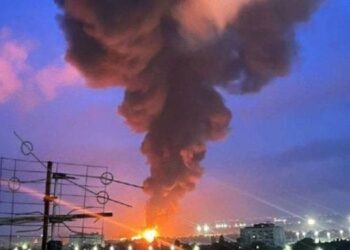 У Ростовські області Росії зайнялася масштабна пожежа на місцевій нафтобазі