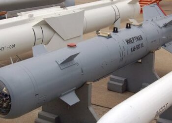 Росіяни скинули керовані авіабомби на житловий квартал Харкова