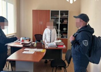 У посадовців Одеської МСЕК вилучили 80 тис. доларів і три автомобілі