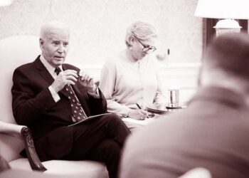 «Рамштайн» рознесений ураганом