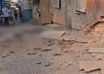 Росіяни обстріляли ринок у центрі Херсона, є загиблі та поранені (фото, відео)