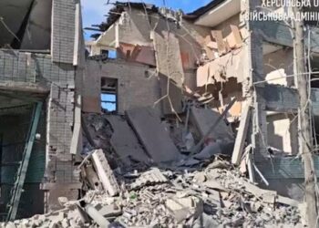 Росіяни завдали авіаудару по центру Херсона, щонайменше 17 постраждалих