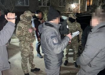 ДБР затримало подружжя, яке за 60 тис. грн допомагало військовим піти у СЗЧ