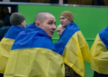 Двоє захисників з Волині після 2,5 років полону повернулися додому