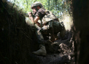 JFO vojsci je dozvoljeno da samostalno otvori vatru kao odgovor osvajačima.