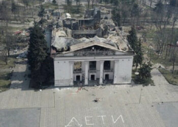 Rusi pokopali tijela dramskog kazališta Mariupol u masovnoj grobnici