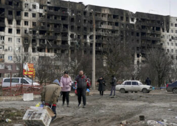 Rusi pokušavaju namamiti stanovnike Mariupola natrag u grad