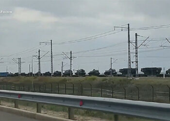 Rusija prebacuje veliku seriju teške vojne opreme na Krim