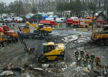 Broj poginulih u raketnom napadu u Dnjepru povećao se na 35, traži se isti broj