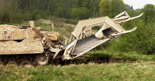 Ukrajina će primiti oklopna vozila Wisent 1 MC za probijanje minskih polja