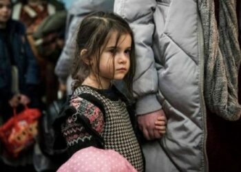 «Не кажіть, що тато пішов тебе захищати»: як правильно говорити з дітьми про війну