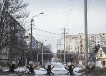 Верещук наполягає на примусовій евакуації дітей з зони бойових дій