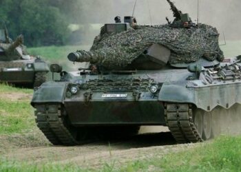 Німеччина розповіла, коли Україна отримає 80 танків Leopard
