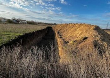 Окупанти дають евакуйованим до Криму українців найважчу роботу