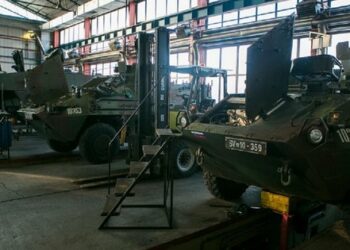 Словенія в умовах повної секретності передала Україні 20 БМП Valuk
