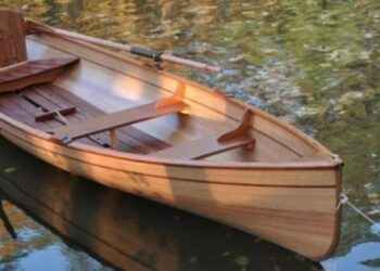 На Херсонщині росіяни кинули гранату в човен з цивільними