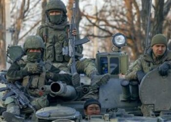 В Генічеську росіяни утримують проукраїнських мешканців у підвалах податкової