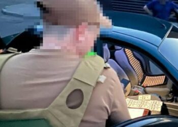 Поліція затримала чотирьох посадовців військкоматів, які допомагали ухилянтам за хабарі