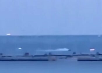 Севастополь одночасно атакували дрони з повітря і моря