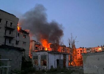 Росіяни завдали ракетних ударів по житлових будинках у Покровську, є жертви