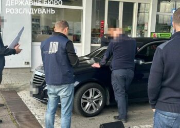 Львівські митники вимагали хабарі за ввезення товарів для ЗСУ