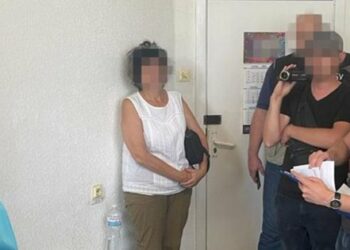 У Києві на корупційній схемі з ухилянтами викрили посадовицю ТЦК та завідувачку медцентру