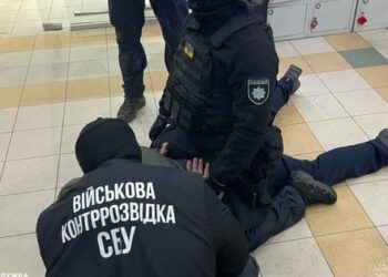 У Харкові шахрай обіцяв вдові військового за гроші повернути чоловіка з полону