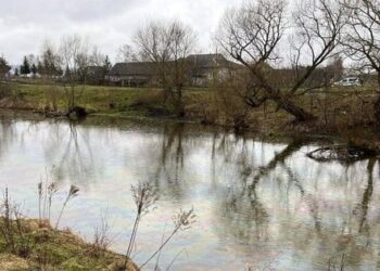 Жителям села неподалік Кременця, де впав дрон, рекомендували не використовувати воду з криниць